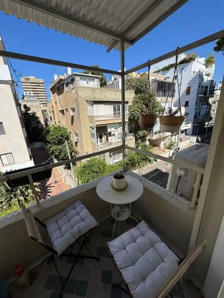 2 room sublet in Lev HaIr
